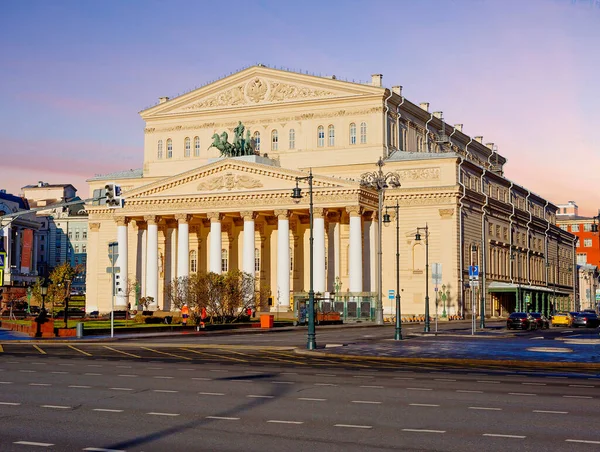 2014年9月11日 俄罗斯莫斯科 Bolshoi剧院 它是俄罗斯最大的歌剧和芭蕾舞剧场之一 也是世界上最重要的剧院之一 该建筑是俄罗斯古典建筑的最佳范例之一 — 图库照片