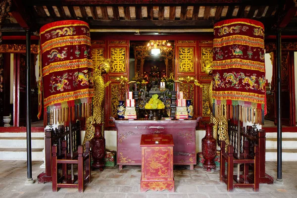 Hanoi Vietnam 2014 Dentro Del Templo Ngoc Son Templo Montaña —  Fotos de Stock