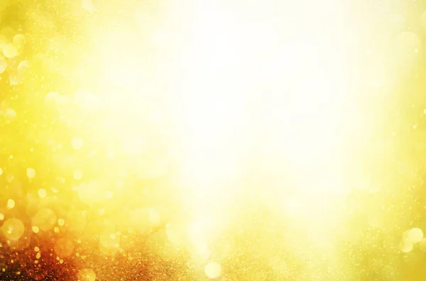 黄金黄色きらびやかなクリスマス ライトです 抽象的な背景をぼかした写真 — ストック写真