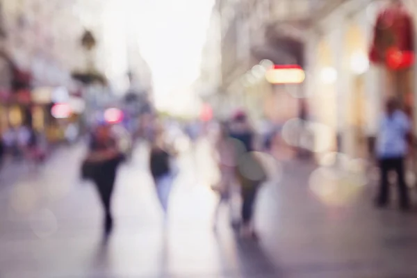 Borrão Pessoas Abstratas Fundo Silhuetas Irreconhecíveis Pessoas Andando Uma Rua — Fotografia de Stock