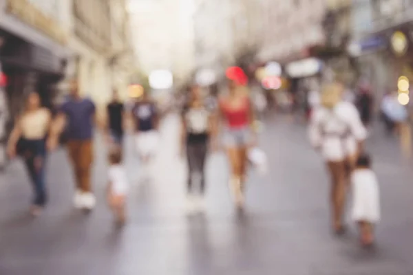 Borrão Pessoas Abstratas Fundo Silhuetas Irreconhecíveis Pessoas Andando Uma Rua — Fotografia de Stock
