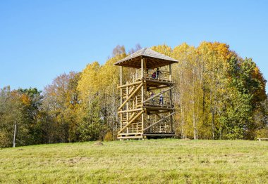 kuş gözlem kulesi Embute Doğa Parkı, Letonya