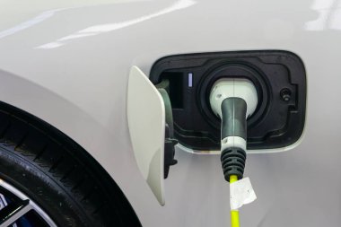 Prizine takılı elektrikli araç şarj cihazı