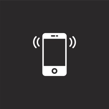 akıllı telefon simgesi. Web sitesi tasarımı ve mobil, uygulama geliştirme için doldurulmuş akıllı telefon simgesi. siyah arka plan üzerinde izole dolu temel derleme koleksiyonundan akıllı telefon simgesi.