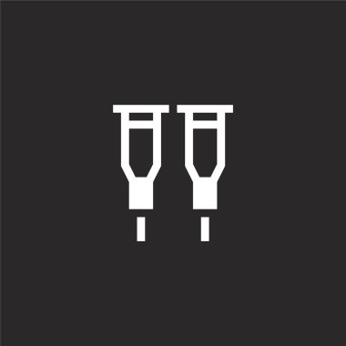 koltuk değnekleri simgesi. Web sitesi tasarımı ve mobil, uygulama geliştirme için dolu koltuk değnekleri simgesi. siyah arka plan üzerinde izole dolu fizyoterapi koleksiyonundan koltuk değneği simgesi.