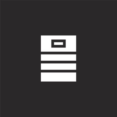 Fıçı simgesi. Web sitesi tasarımı ve mobil, uygulama geliştirme için Doldurulmuş Keg simgesi. Siyah arka plan üzerinde izole dolu bira koleksiyonundan Fıçı simgesi.