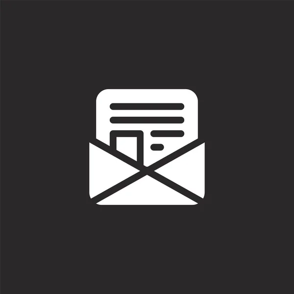 Icono de correo. Icono de correo lleno para el diseño del sitio web y el desarrollo de aplicaciones móviles. icono de correo de la colección de noticias llenas aisladas sobre fondo negro . — Archivo Imágenes Vectoriales
