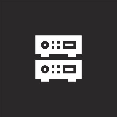 amplifikatör simgesi. Web sitesi tasarımı ve mobil, uygulama geliştirme için dolu amplifikatör simgesi. siyah arka plan üzerinde izole dolgulu rock and roll koleksiyonundan amplifikatör simgesi.