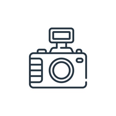 fotoğraf makinesi vektör simgesi. Fotoğraf makinesinin düzeltilebilir vuruşu. Web ve mobil uygulamalarda kullanmak için fotoğraf makinesi doğrusal sembolü, logo, yazdırma medyası. İnce çizgili çizim. Vektör izole çizimi.