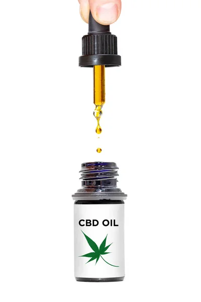 健康医用大麻 Cbd 油持有滴管的人 — 图库照片