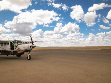 Açık Kapılı Tarlada Özel Jet