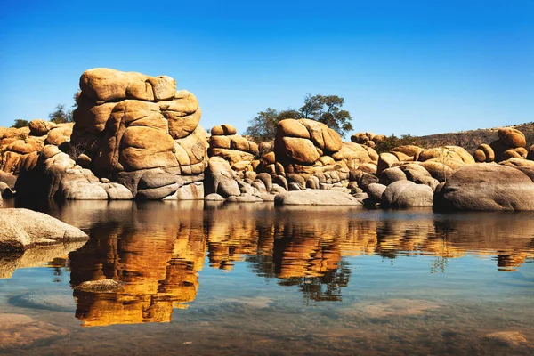 Red Rock Boulders Shore Watson Lake Prescott Arizona Usa Reflections — Stock Photo, Image