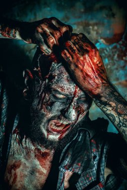 Bir zombi derisi yaptırmayı portresi. Cadılar Bayramı. Korku filmi.