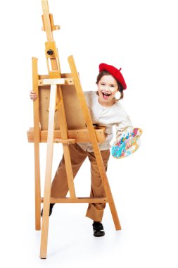 Bir resmi resim bir kız tam uzunlukta portresi. Yaratıcılık, sanatçı.