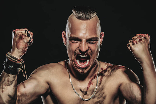 Бойцовский клуб Портрет плохого бойца с лицом в крови. Рокер, панк
. 