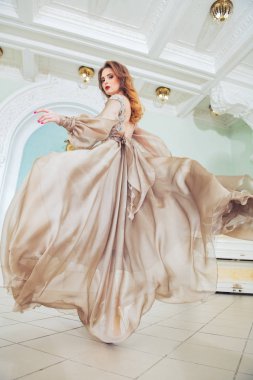 Gelinlik çırpınan