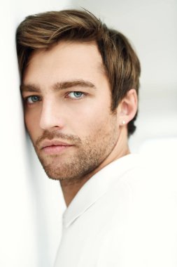 atlatmışsınız adam portresi