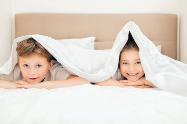 battaniyenin altında