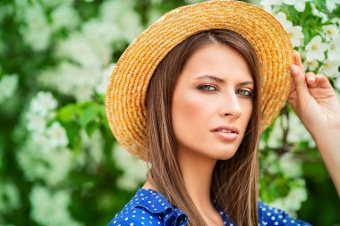 Yaz Bahçe çiçek açan