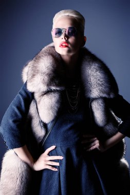 kabarık kürk manto