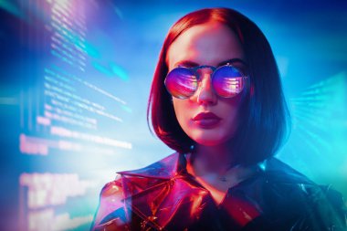 abartılı modern Bayan