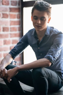 rüya gibi genç adam