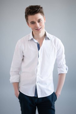 çekici erkek modeli