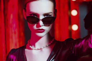 için Bayan güneş gözlüğü