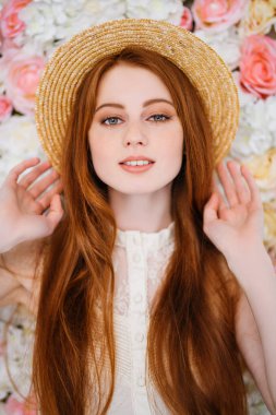 şapkalı güzel kız