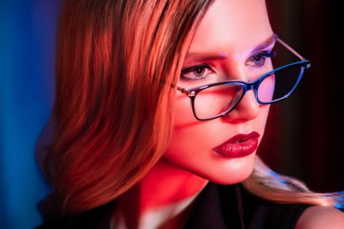 iş kadını için makyaj