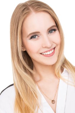 gülümseyen genç bayan