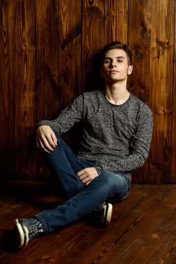 yakışıklı genç çocuk