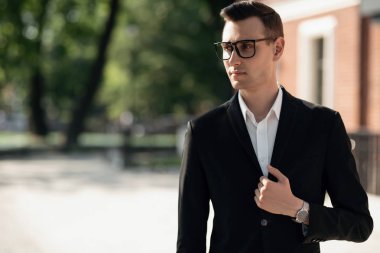 optik düşman erkekler