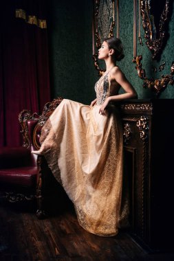 kabarık uzun elbise