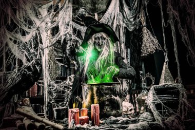 Yaşlı cadı için in