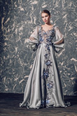 gümüş uzun elbise