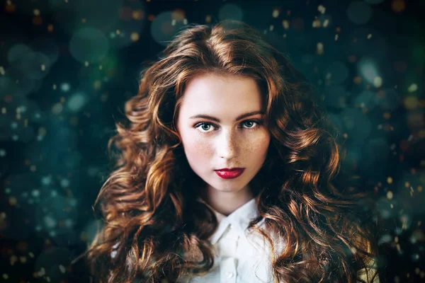 kafada doğal bukleler