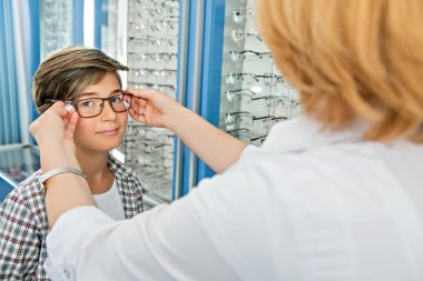 çocuklar için gözlük