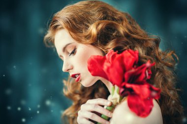 büyük kırmızı çiçek