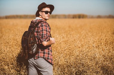 kırsal kesimde yürüyüş