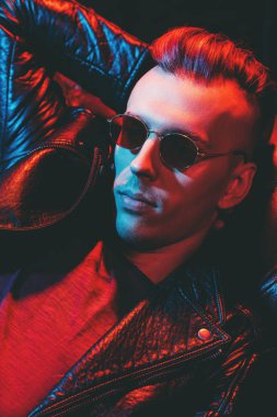 şık acımasız adam