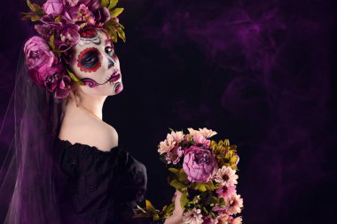 çiçekli catrina kız