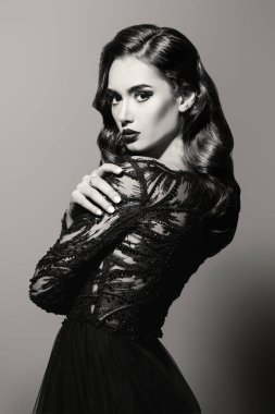 kendine güvenen beaitiful bayan