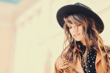 rüya gibi büyüleyici kız