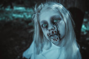 korkunç zombi kız