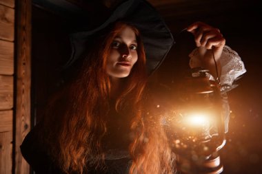 fener ile redhead cadı