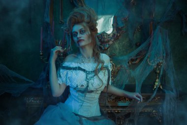 büyüleyici ölü düşes