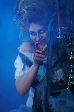 kızgın vampir kadın