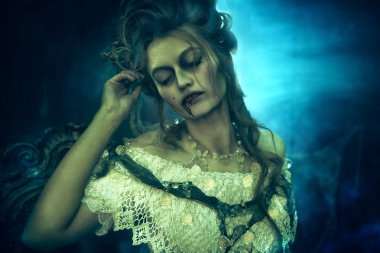 Korkunç Dişi vampir