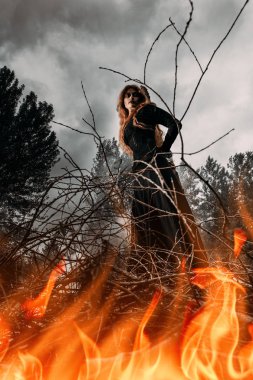 yanan cadılar tehlikede